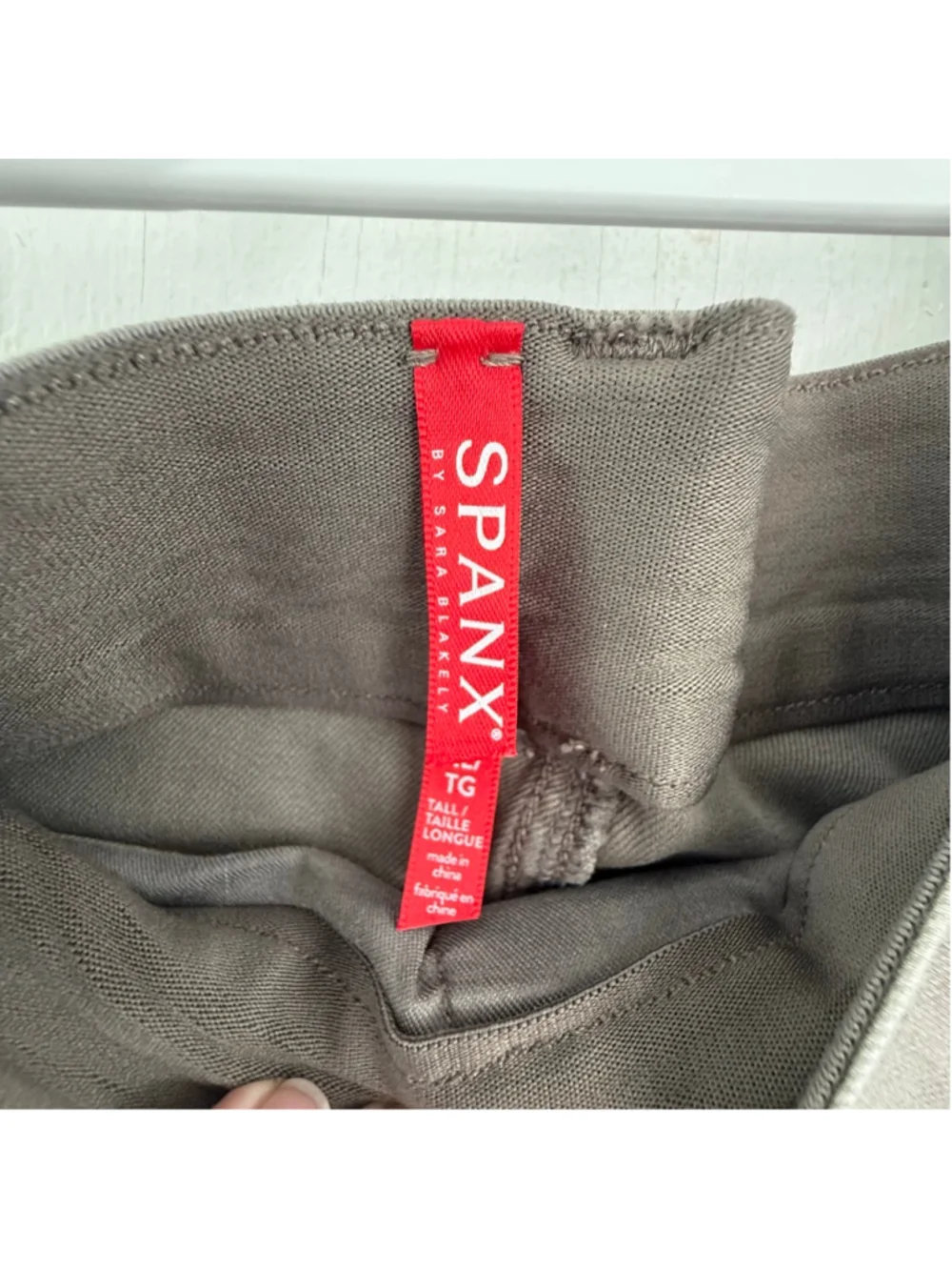 Spanx Stretch Twill Ankle Cargo Pants Khaki Tan Size Large Tall